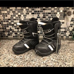 Burton snowboarding boots - boys